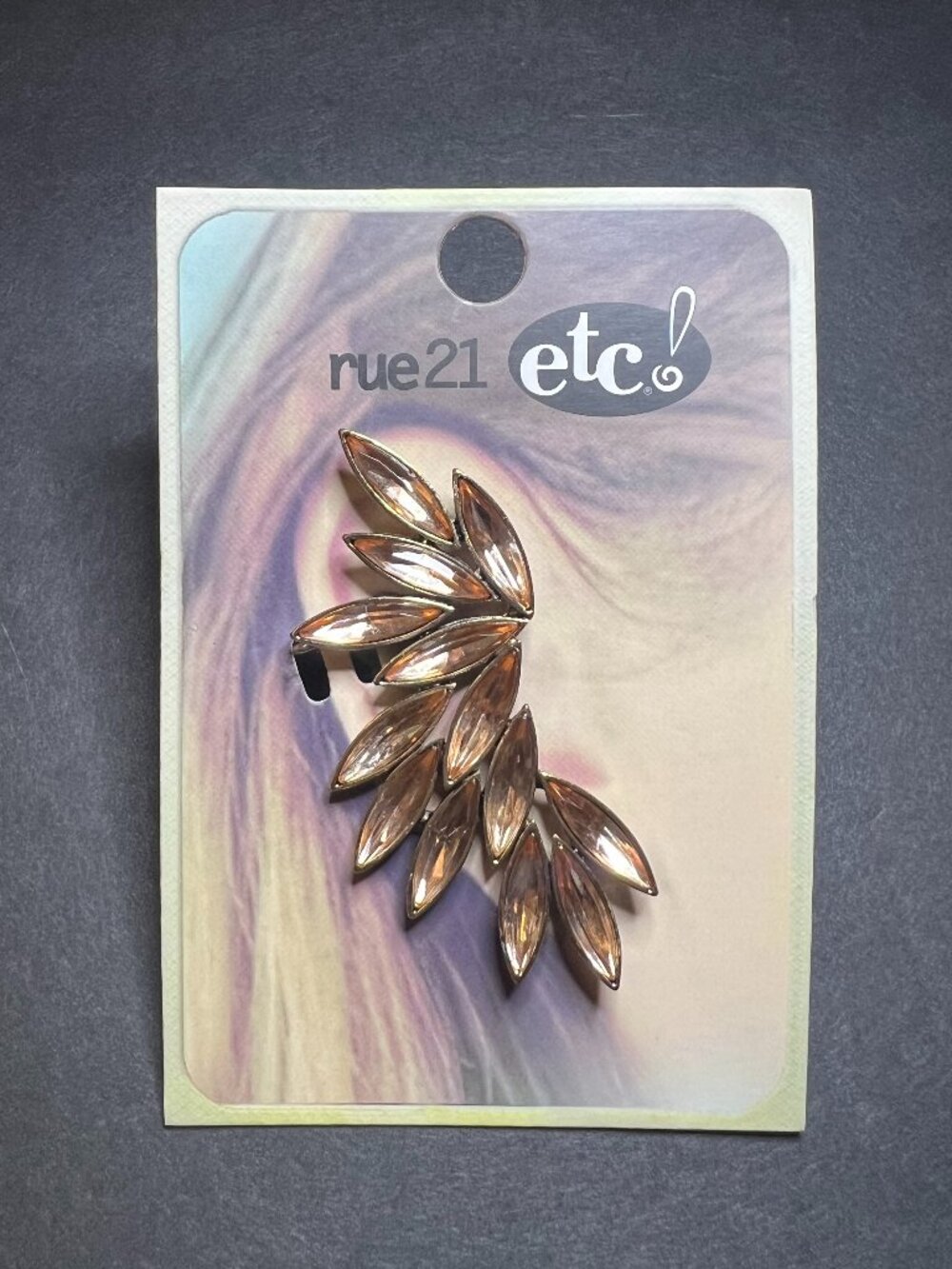 Rue21 etc! Gold Tone Blush Peach Leaf Marquise Stone Cluster Ear Cuff Climber